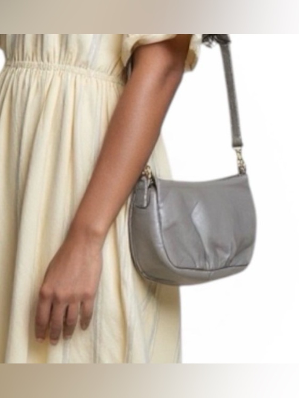 VTG. leather purse. Tan. Removable strap.